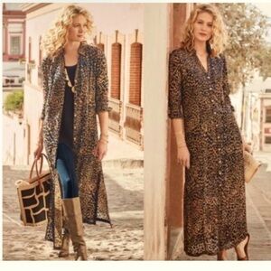Soft Surroundings Mahali Maxi Dress Blue Velvet
Leopard Print size L.